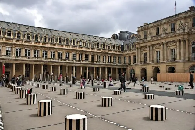 Почему был построен Пале-Рояль?