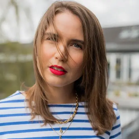 Где в Нью-Йорке большие красные украшения?