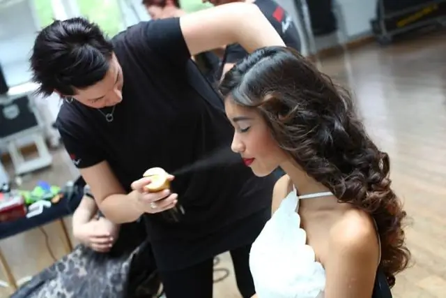 На какой улице ходят нарисованные дамы?