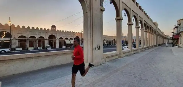 Почему ты носишь мак слева?