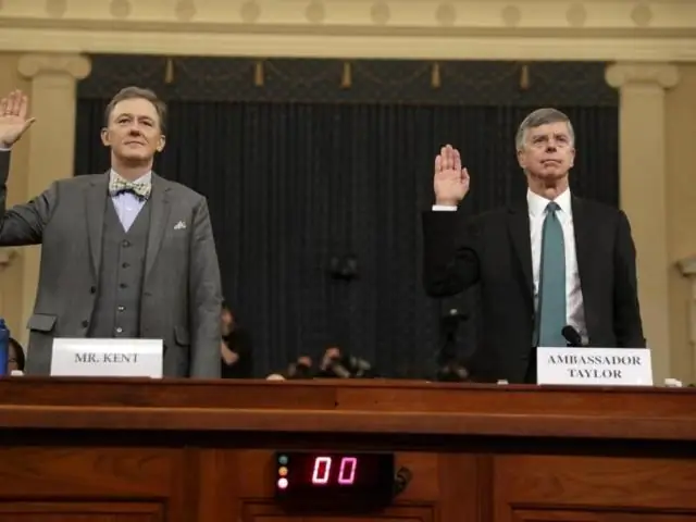 Где Тейлор МакКесси учится в колледже?