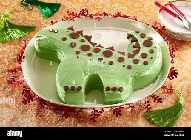 Как устроить дома первый день рождения?