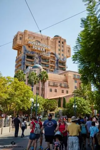 Что лучше Диснейленд или Калифорнийское приключение?