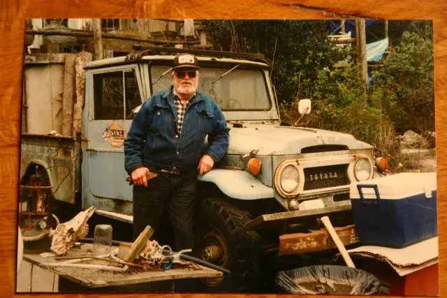 Может ли арендодатель взимать с меня плату за замену ковра в Калифорнии?