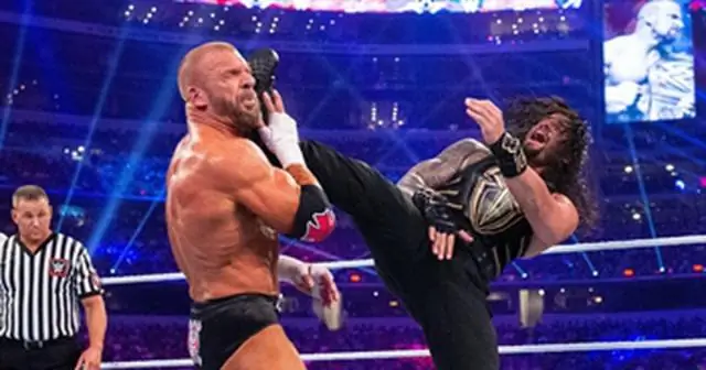 Triple H все еще борется?