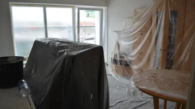 Должен ли я выходить из квартиры во время показа?