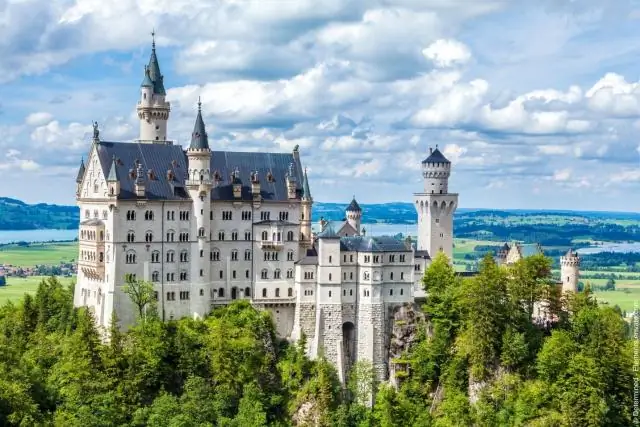 Выгодно ли продавать винтажную одежду?