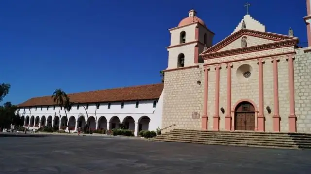 Какое индейское племя было приглашено на первый День Благодарения?