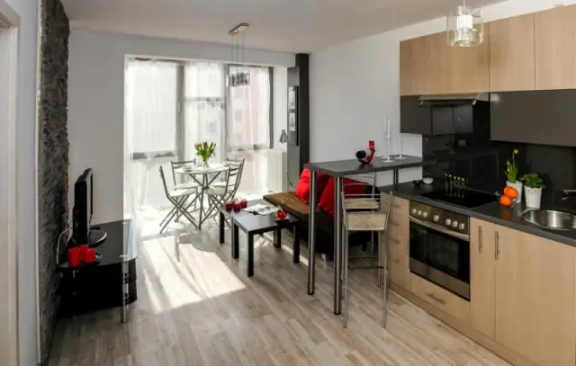 Сколько комнат в мега особняке?