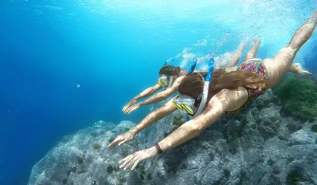 Где я могу заняться сноркелингом в заливе Ханалей?