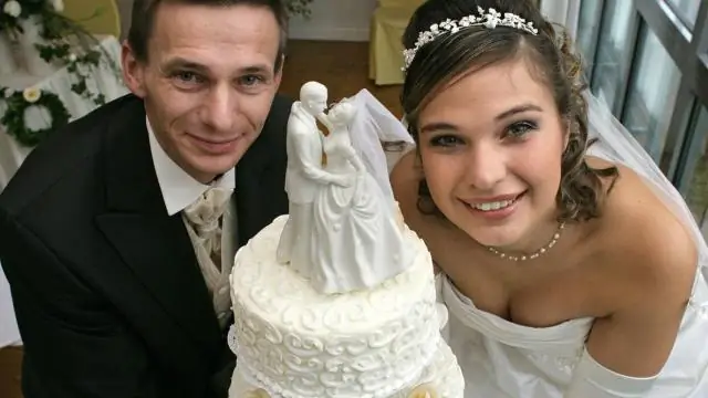 Обязательно ли отстранять умершего супруга от дела?