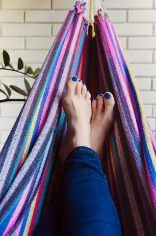 Можно ли повесить гамак на столб забора?