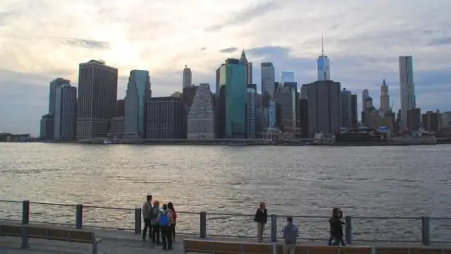 Чем известен Манхэттен?