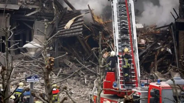 Сколько людей погибло в результате обрушения отеля Hyatt?