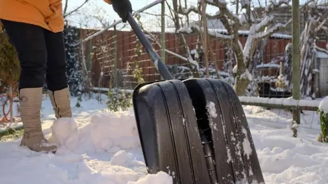 Как убрать снег без лопатой?