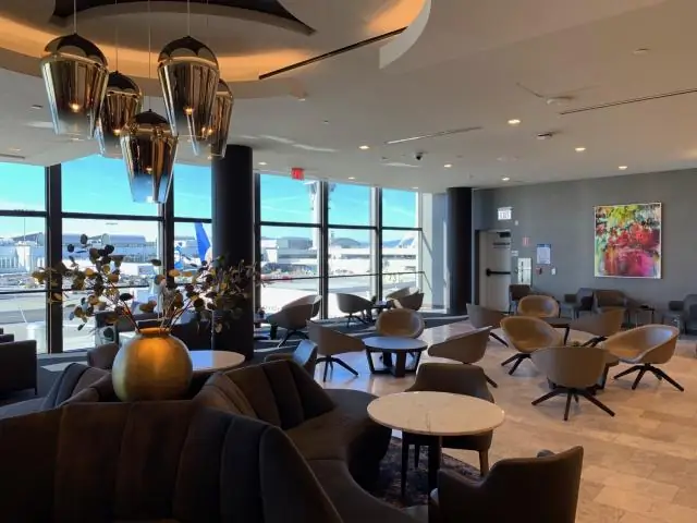 Есть ли в аэропорту LAX зал ожидания Polaris?