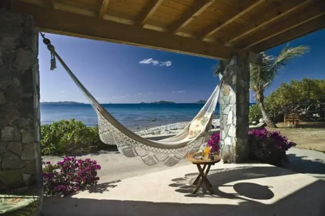 Как повесить гамак на крыльце?