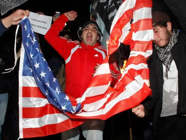 Какова общая плотность населения России по сравнению с остальной Европой?