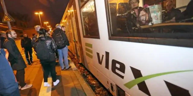 Почему поезд 7 всегда опаздывает?