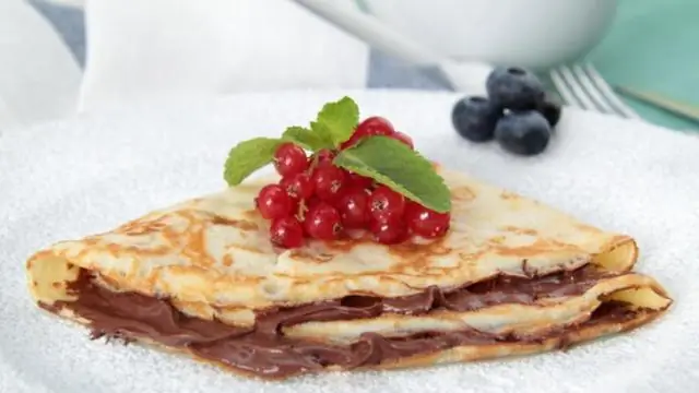 Сколько стоит стопка блинов в IHOP?