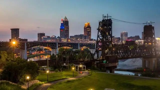 Как далеко Ньюарк от Флориды?