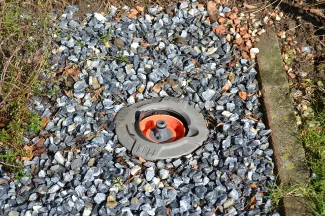 Можно ли закопать распределительную коробку в землю?