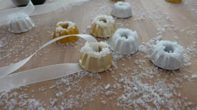 Что можно положить на бетон, чтобы он не был скользким?