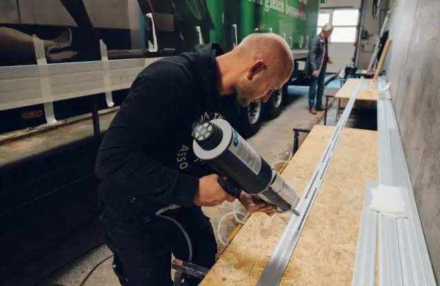 Как прикрепить лестницу к грузовику?