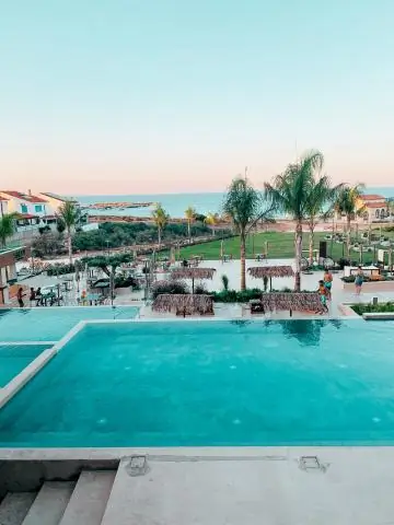 Как далеко залив Бодега от Напа?