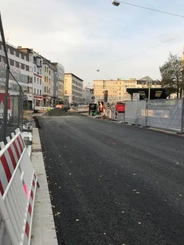 Где проложена проселочная дорога?