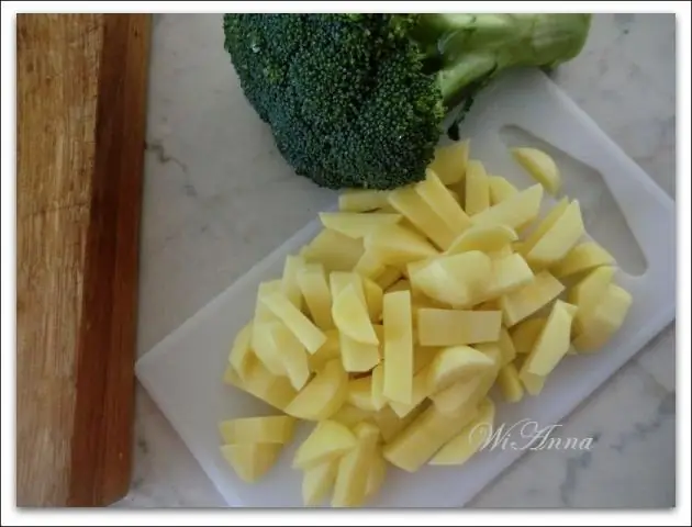 Как нарезать брокколи, не испачкавшись?