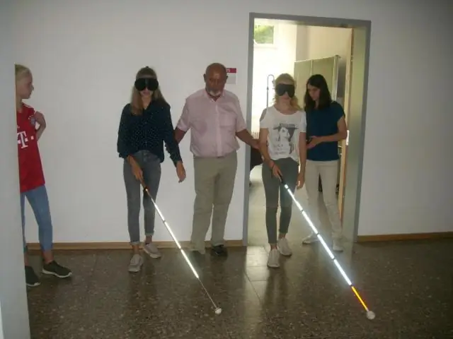 Какое изобретение позволило людям доставлять товары вверх по реке?