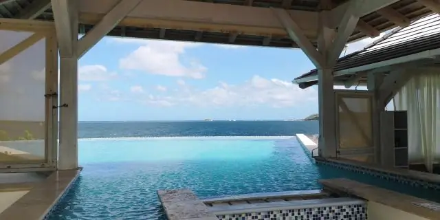 Какого синего цвета финский флаг?