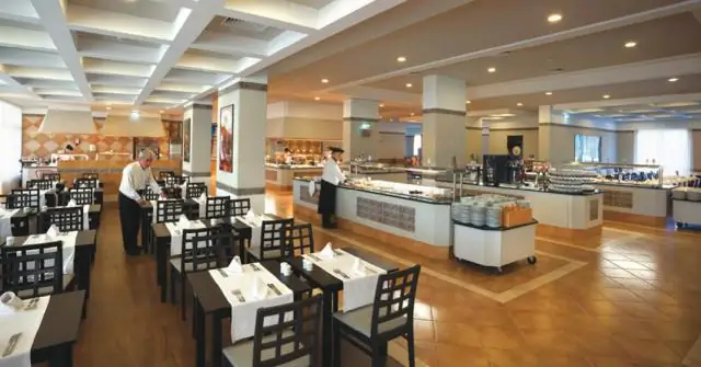 Получаете ли вы бесплатные напитки на рейсах Эмирейтс?