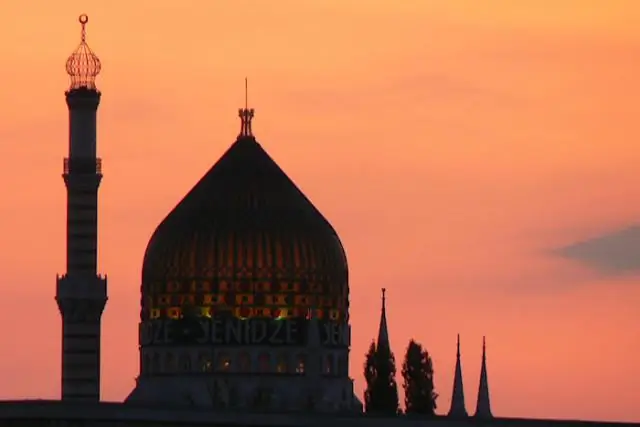 Что означает слово Альгамбра?