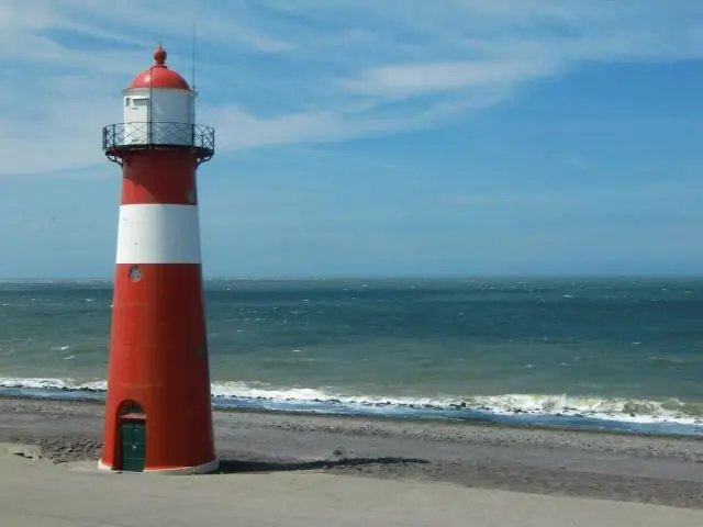 Какая польза от маяка на берегу моря?