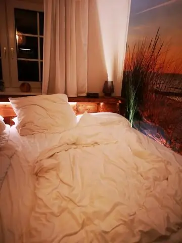 Как превратить две односпальные кровати в королевскую?