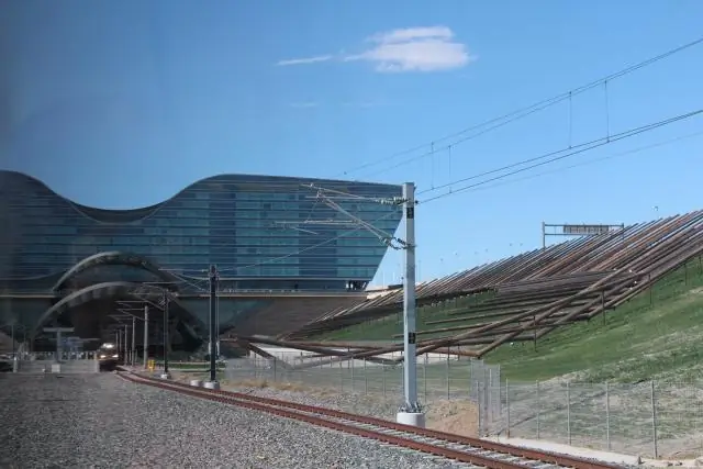 Как далеко Union Station от аэропорта Портленда?