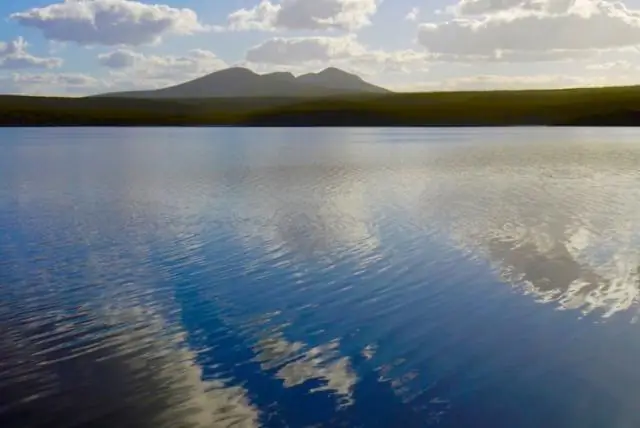 Насколько глубокий залив Индийской реки?