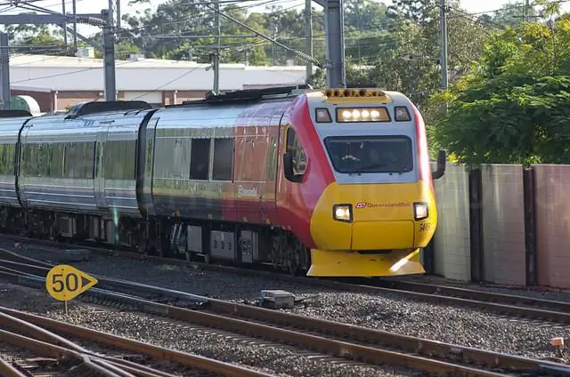 Дух Квинсленда - это тентованный поезд?