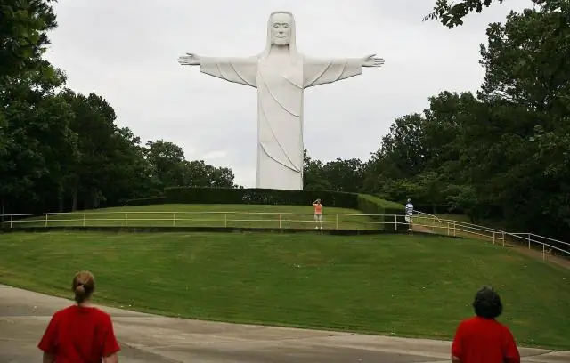 Когда была построена гора Кристо Рей?