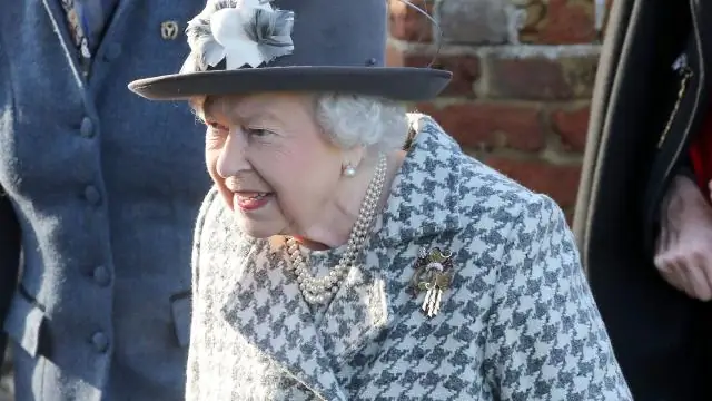 Как долго королева остается в Балморале?