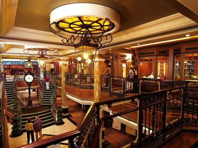 Сколько колод у Royal Caribbean?