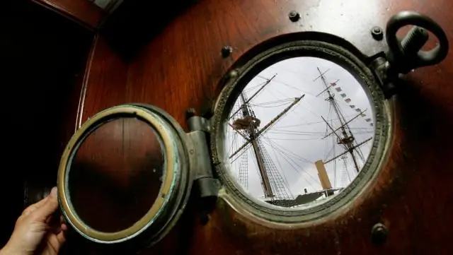 Почему окна на кораблях круглые?