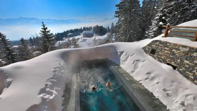 Помогает ли плинтус для дома летом?