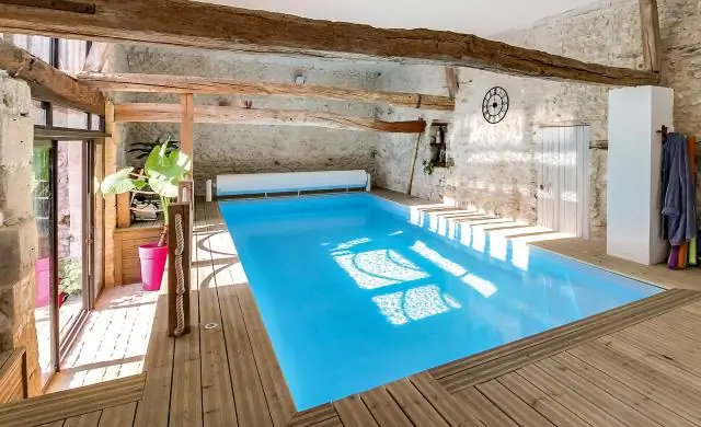 Есть ли в Atlantis закрытый бассейн?