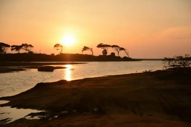 Какие две области являются центральными высокогорьями Бразилии?