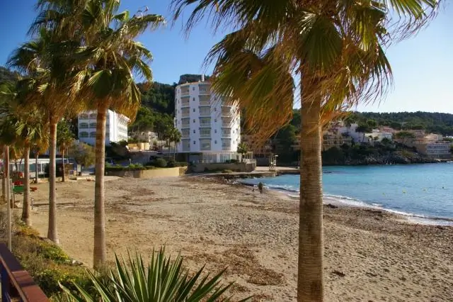 Есть ли пляж возле Сан-Антонио?