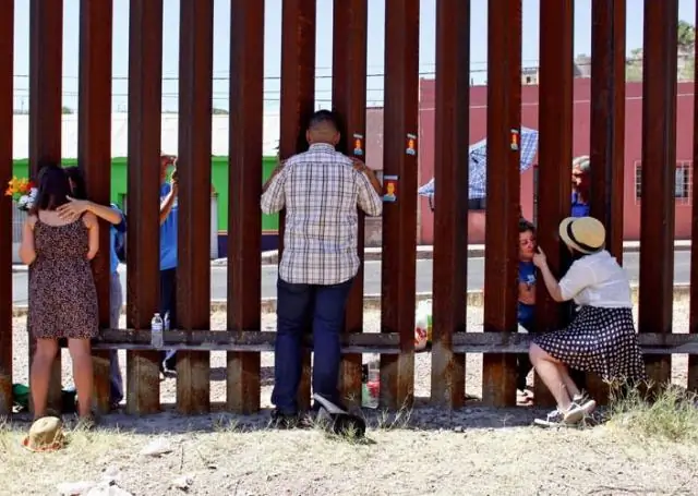 Почему колумбийцы иммигрировали в США?