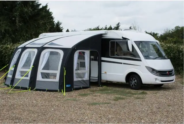 Как прикрепить плинтус к жилому дому?